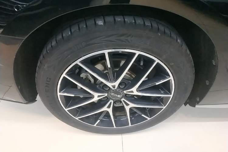 Used BYD Seal 2024 HONOR Edition DM-i 1.5L 121km Prestige Model Right Rear Wheel Hub
