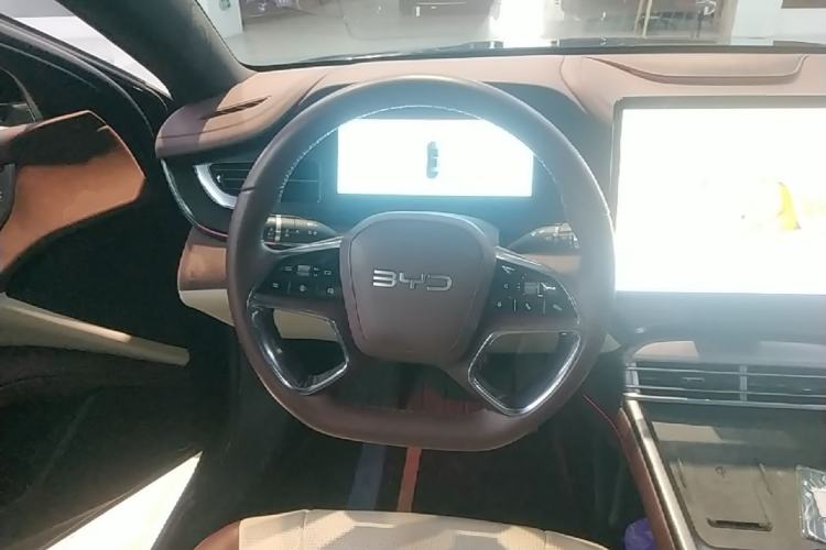 Used BYD Seal 2024 HONOR Edition DM-i 1.5L 121km Prestige Model Steering Wheel