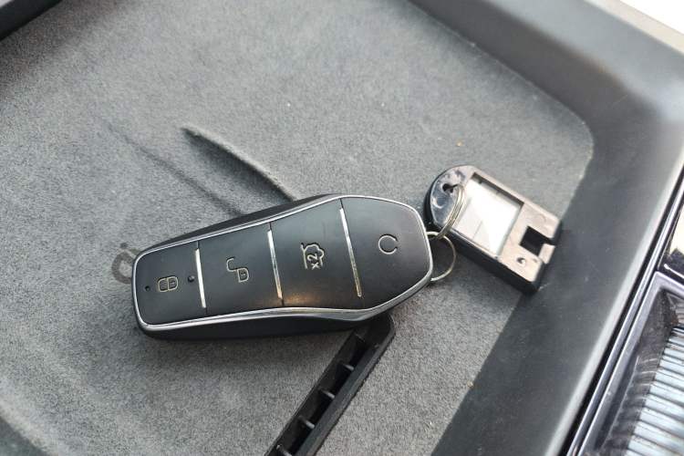 Used BYD Seal 2024 HONOR Edition DM-i 1.5L 121km Prestige Model Vehicle Key