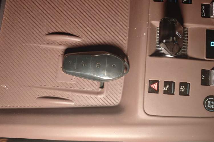 Used BYD Seal 2024 HONOR Edition DM-i 1.5L 121km Prestige Model Vehicle Key