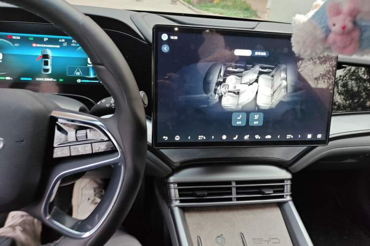 Used BYD Seal 2024 HONOR Edition DM-i 1.5L 121km Luxury Model Audio And AC Panel