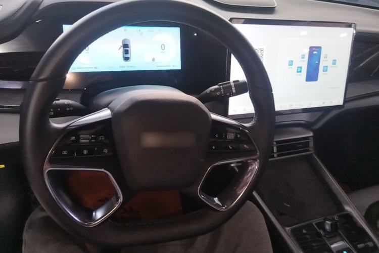 Used BYD Seal 2024 HONOR Edition DM-i 1.5L 121km Luxury Model Center Console