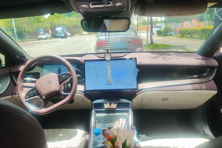 Used BYD Seal 2024 HONOR Edition DM-i 1.5T 121km Flagship Model Center Console