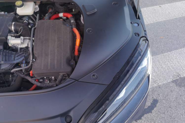 Used BYD Seal 2024 HONOR Edition DM-i 1.5L 121km Prestige Model Engine Bay Left