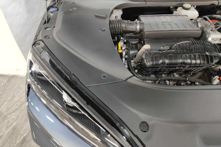 Used BYD Seal 2024 HONOR Edition DM-i 1.5L 121km Luxury Model Engine Bay Right