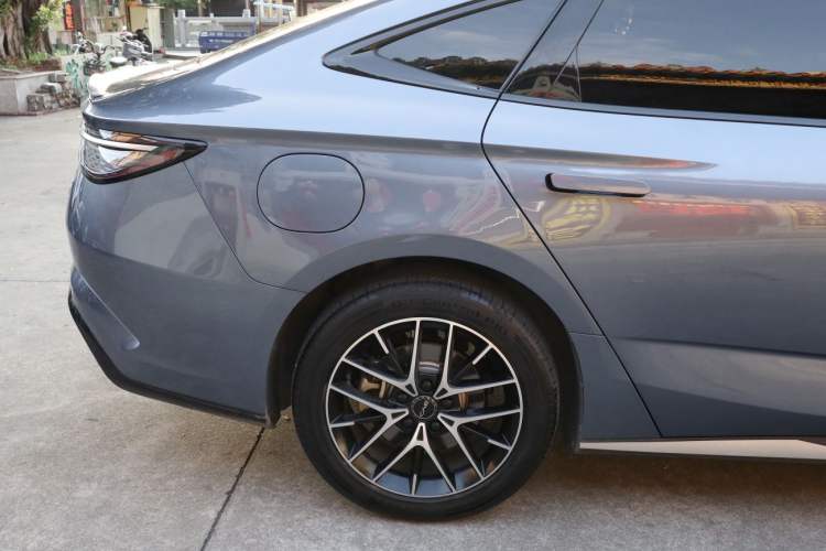 Used BYD Seal 2024 HONOR Edition DM-i 1.5L 121km Luxury Model Exterior 10