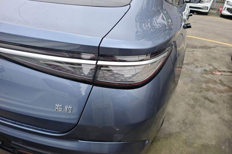 Used BYD Seal 2024 HONOR Edition DM-i 1.5L 121km Prestige Model Exterior 3