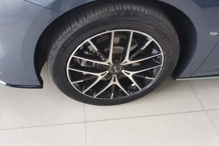 Used BYD Seal 2024 HONOR Edition DM-i 1.5L 121km Luxury Model Exterior 4
