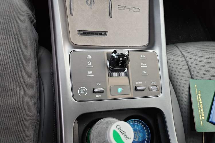 Used BYD Seal 2024 HONOR Edition DM-i 1.5L 121km Luxury Model Gear Lever