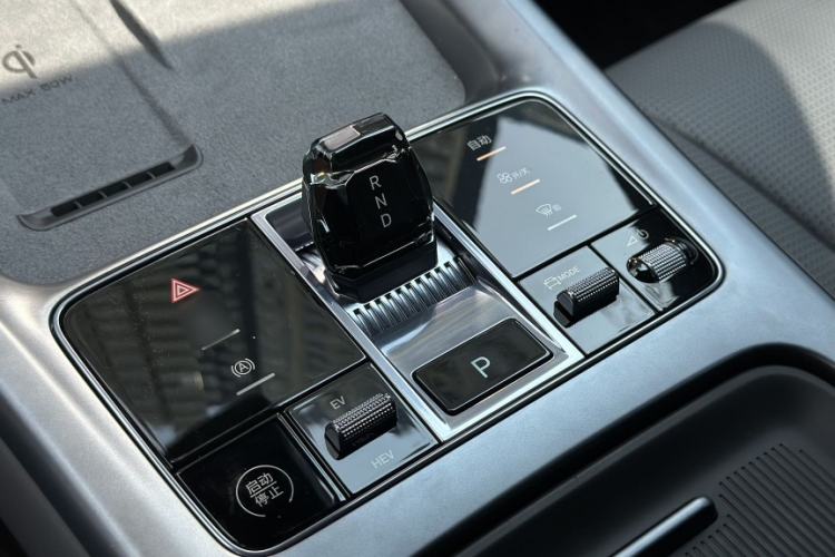 Used BYD Seal 2024 HONOR Edition DM-i 1.5L 121km Luxury Model Gear Lever