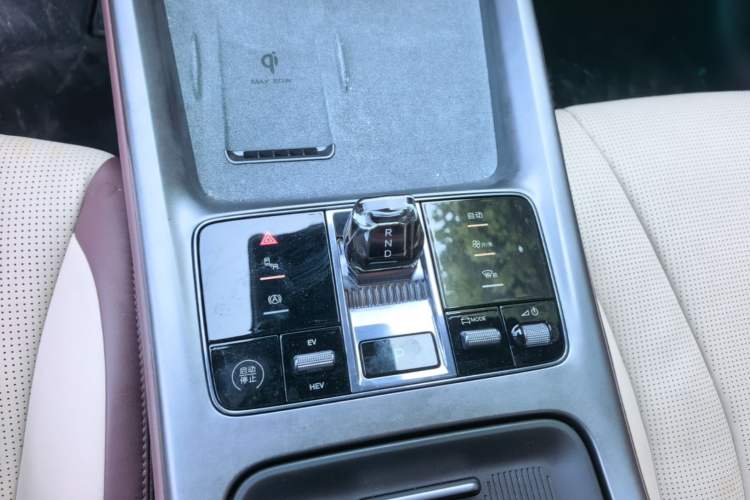 Used BYD Seal 2024 HONOR Edition DM-i 1.5L 121km Prestige Model Gear Lever