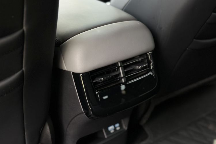 Used BYD Seal 2024 HONOR Edition DM-i 1.5L 121km Luxury Model Interior 2
