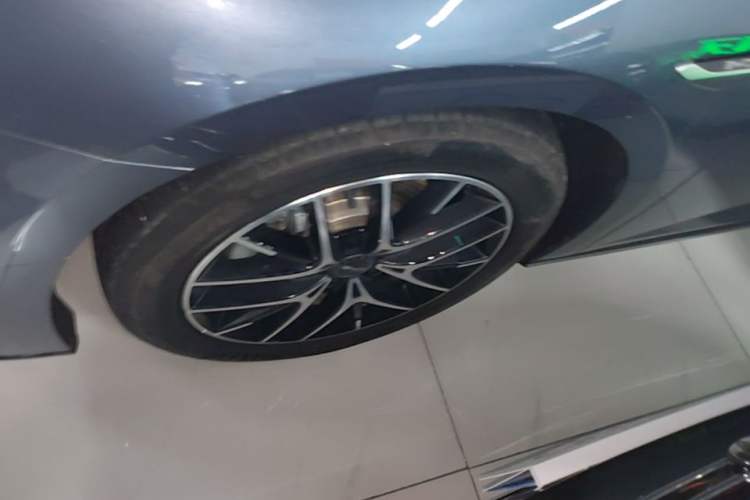 Used BYD Seal 2024 HONOR Edition DM-i 1.5L 121km Prestige Model Left Front Wheel Hub