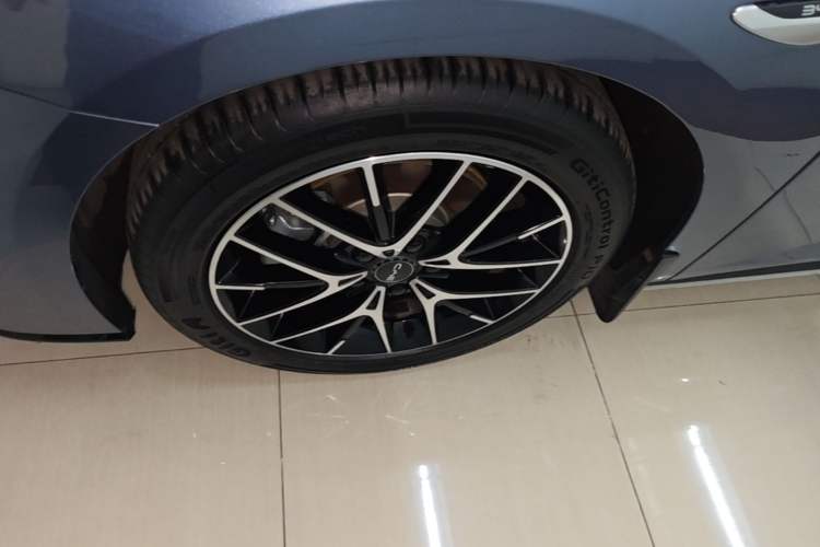 Used BYD Seal 2024 HONOR Edition DM-i 1.5T 121km Flagship Model Left Front Wheel Hub