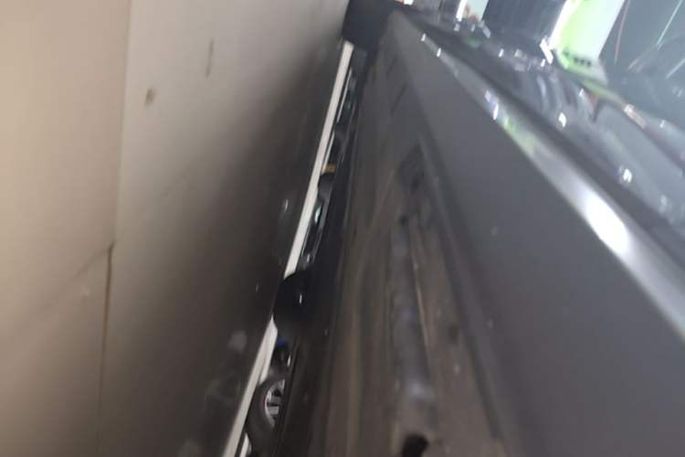 Used BYD Seal 2024 HONOR Edition DM-i 1.5L 121km Luxury Model Left Side Sill