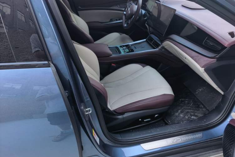 Used BYD Seal 2024 HONOR Edition DM-i 1.5L 121km Prestige Model Right Front Seat