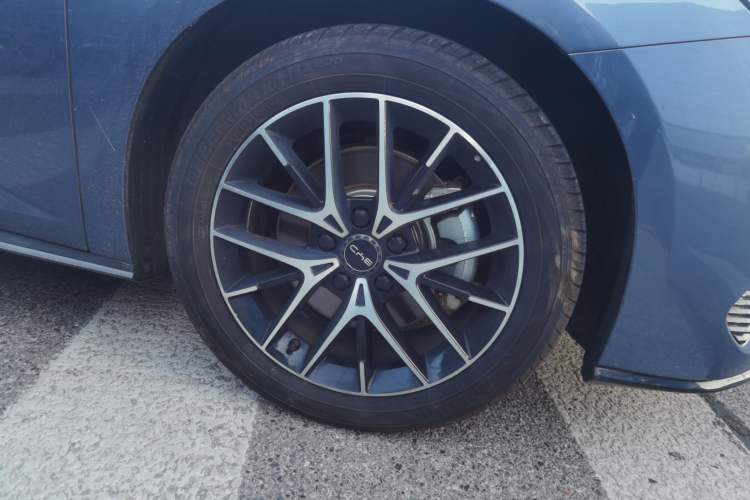 Used BYD Seal 2024 HONOR Edition DM-i 1.5L 121km Prestige Model Right Front Wheel Hub