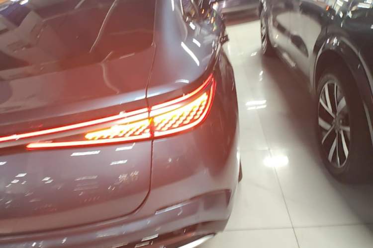 Used BYD Seal 2024 HONOR Edition DM-i 1.5L 121km Prestige Model Right Rear Taillight
