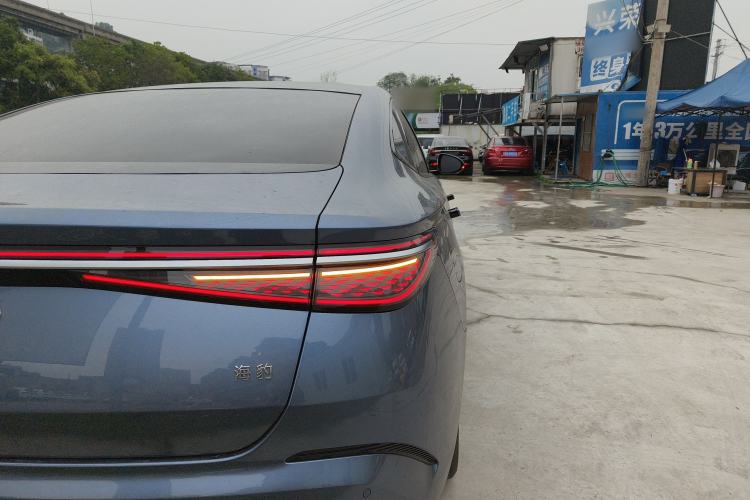 Used BYD Seal 2024 HONOR Edition DM-i 1.5L 121km Prestige Model Right Rear Taillight