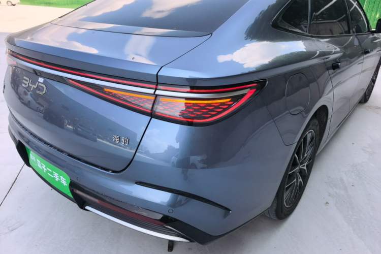 Used BYD Seal 2024 HONOR Edition DM-i 1.5L 121km Prestige Model Right Rear Taillight