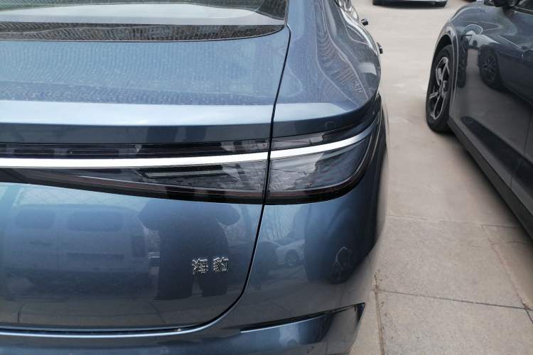 Used BYD Seal 2024 HONOR Edition DM-i 1.5L 121km Elite Model Right Rear Taillight