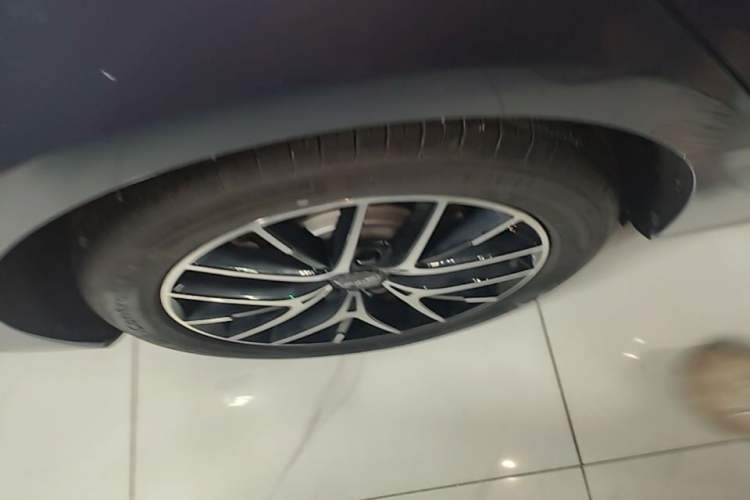Used BYD Seal 2024 HONOR Edition DM-i 1.5L 121km Prestige Model Right Rear Wheel Hub