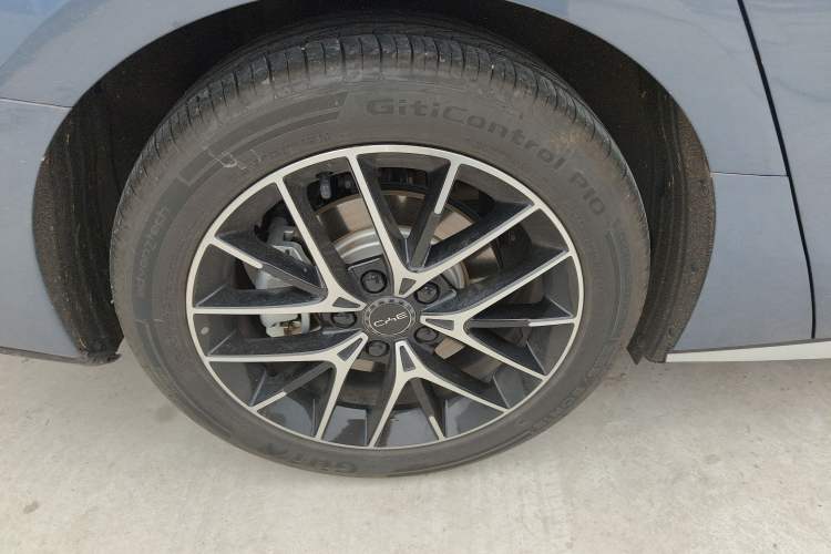 Used BYD Seal 2024 HONOR Edition DM-i 1.5L 121km Prestige Model Right Rear Wheel Hub
