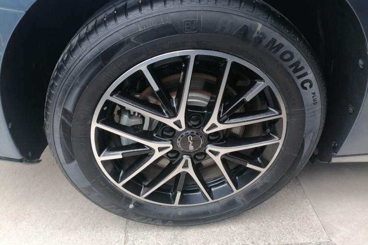 Used BYD Seal 2024 HONOR Edition DM-i 1.5L 121km Elite Model Right Rear Wheel Hub
