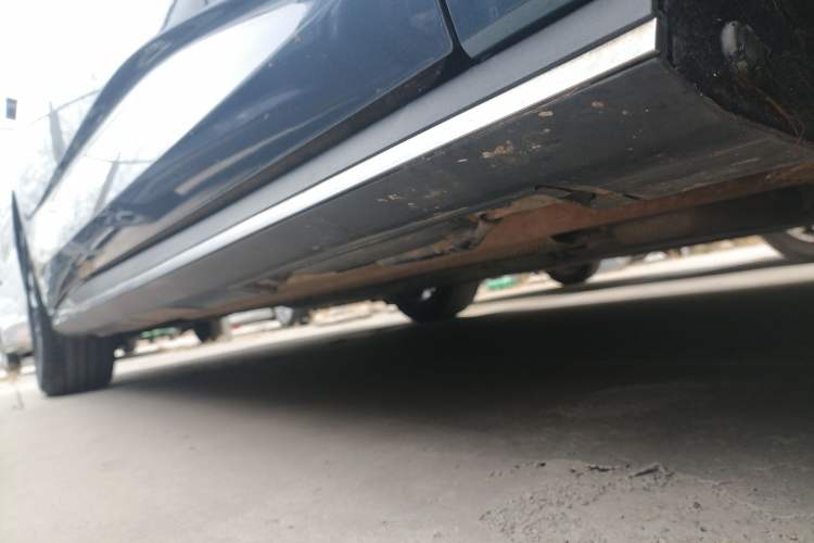 Used BYD Seal 2024 HONOR Edition DM-i 1.5L 121km Elite Model Right Side Sill