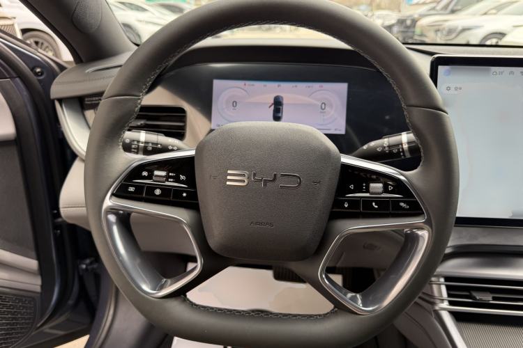 Used BYD Seal 2024 HONOR Edition DM-i 1.5L 121km Elite Model Steering Wheel