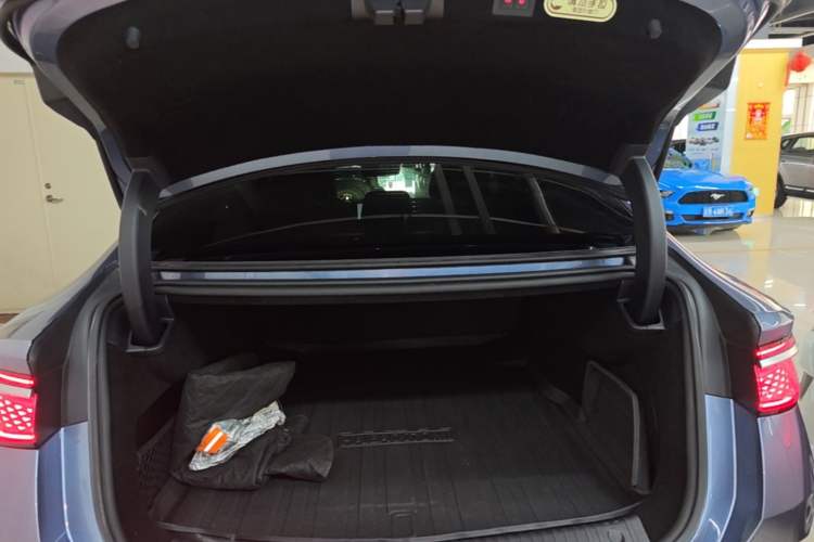 Used BYD Seal 2024 HONOR Edition DM-i 1.5T 121km Flagship Model Trunk