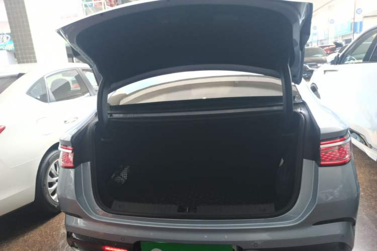 Used BYD Seal 2024 HONOR Edition DM-i 1.5L 121km Luxury Model Trunk