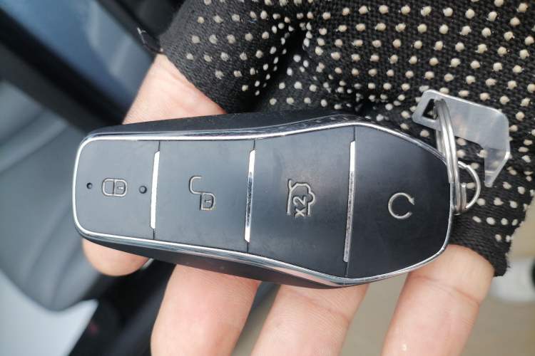 Used BYD Seal 2024 HONOR Edition DM-i 1.5L 121km Elite Model Vehicle Key