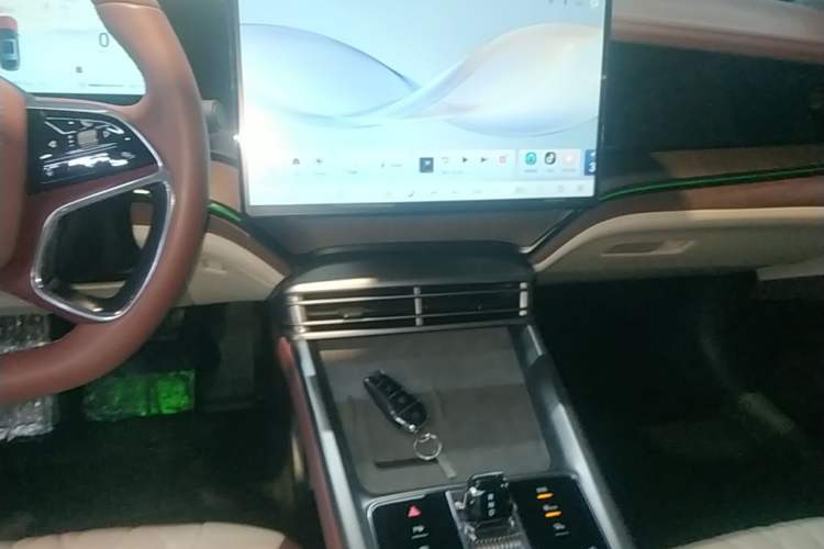 Used BYD Seal 2024 HONOR Edition DM-i 1.5T 121km Flagship Model Audio And AC Panel
