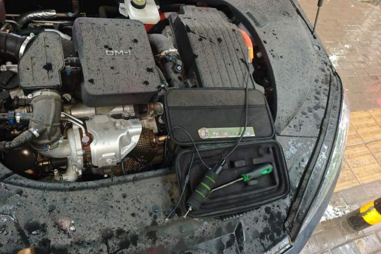 Used BYD Seal 2024 HONOR Edition DM-i 1.5T 121km Flagship Model Engine Bay Left