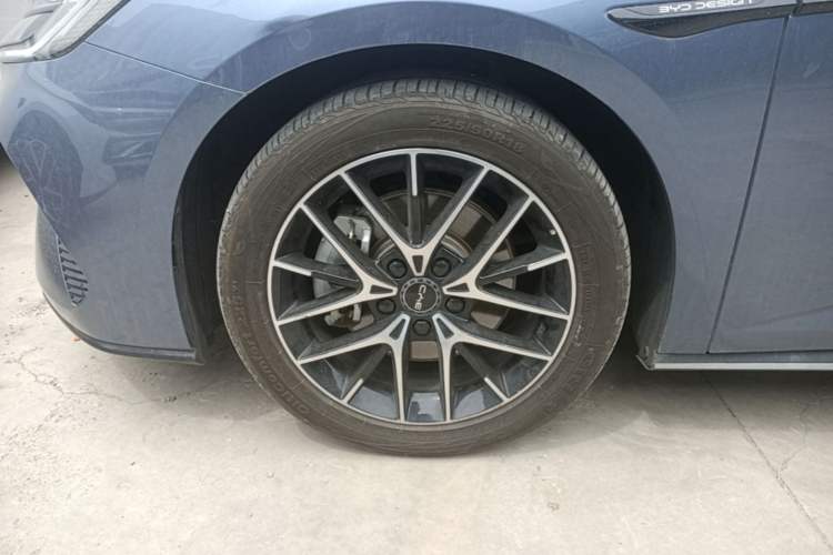 Used BYD Seal 2024 HONOR Edition DM-i 1.5L 121km Luxury Model Exterior 4