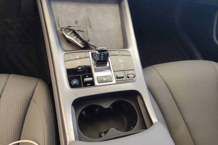 Used BYD Seal 2024 HONOR Edition DM-i 1.5L 121km Luxury Model Gear Lever
