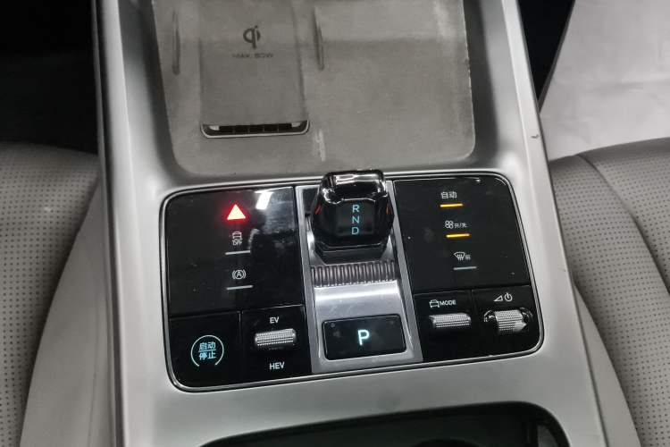 Used BYD Seal 2024 HONOR Edition DM-i 1.5L 121km Luxury Model Gear Lever