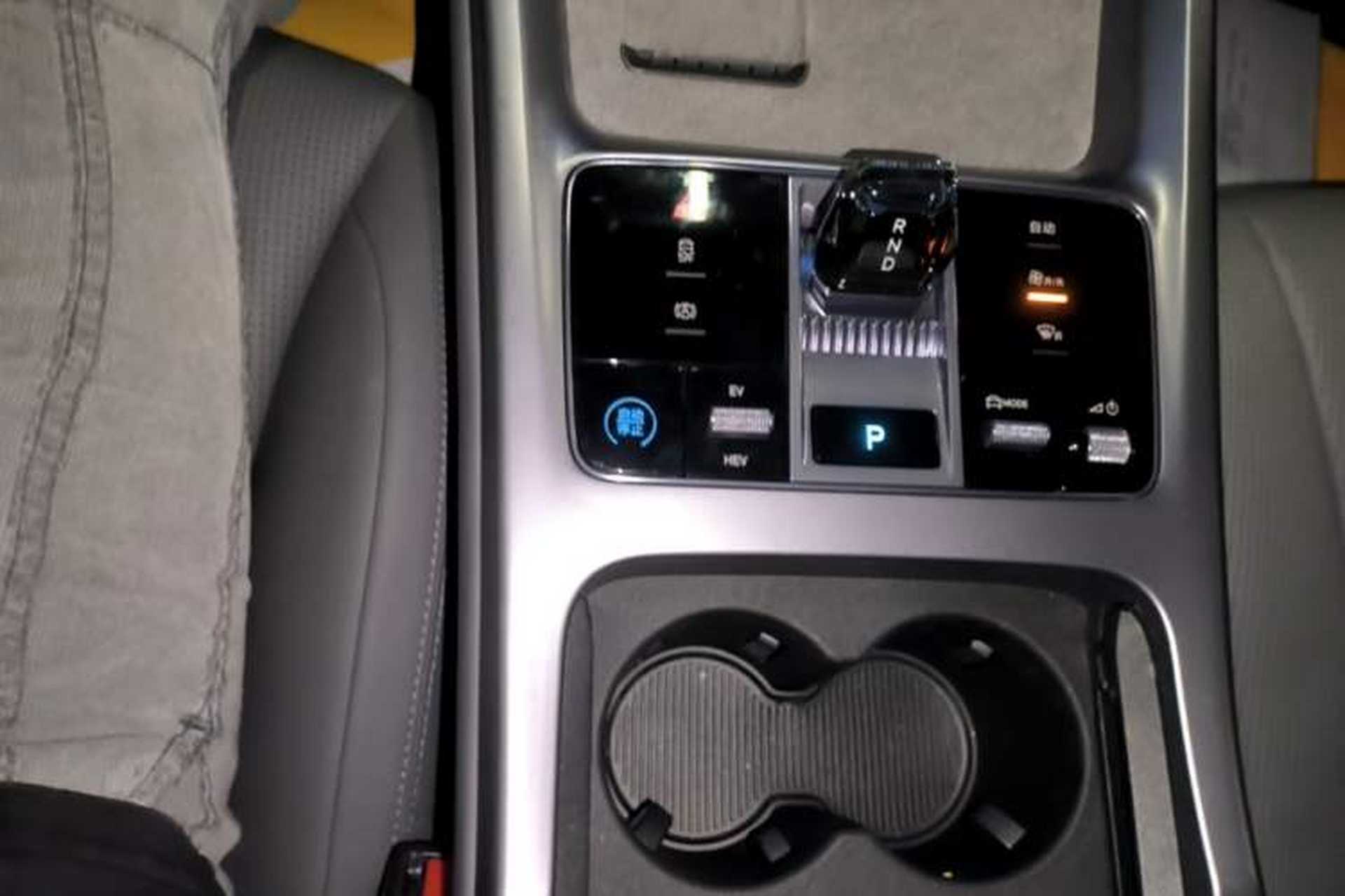 Used BYD Seal 2024 HONOR Edition DM-i 1.5L 121km Luxury Model Gear Lever