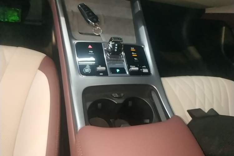 Used BYD Seal 2024 HONOR Edition DM-i 1.5T 121km Flagship Model Gear Lever