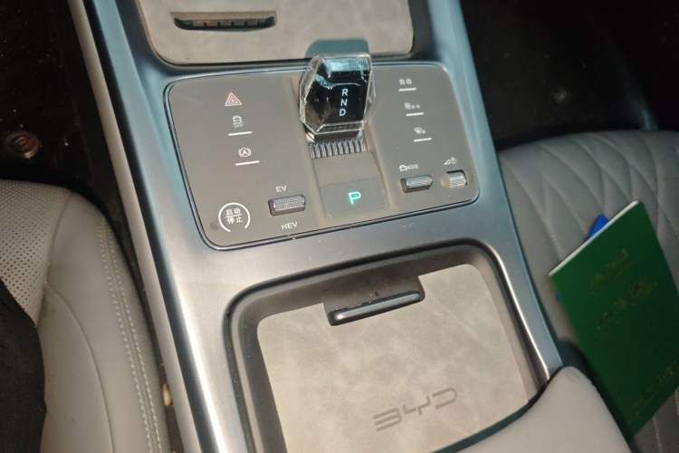 Used BYD Seal 2024 HONOR Edition DM-i 1.5T 121km Flagship Model Gear Lever