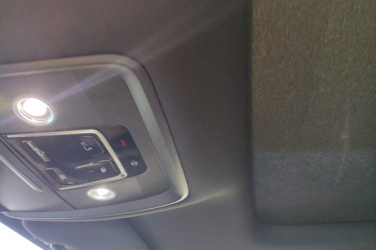 Used BYD Seal 2024 HONOR Edition DM-i 1.5L 121km Luxury Model Headliner