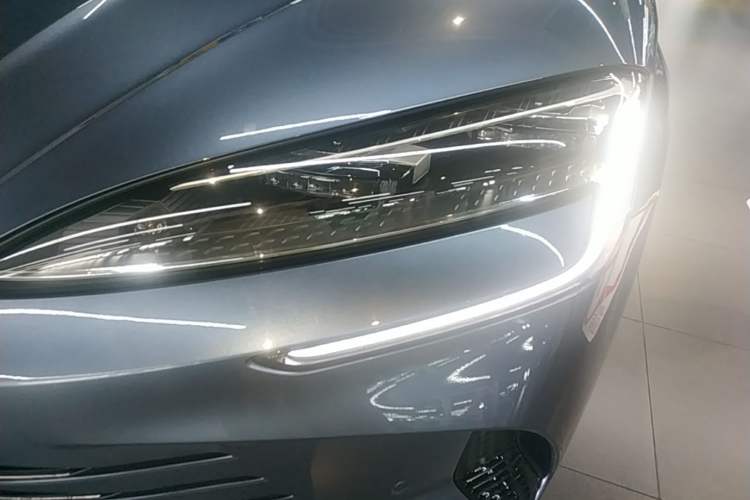 Used BYD Seal 2024 HONOR Edition DM-i 1.5T 121km Flagship Model Left Front Headlight