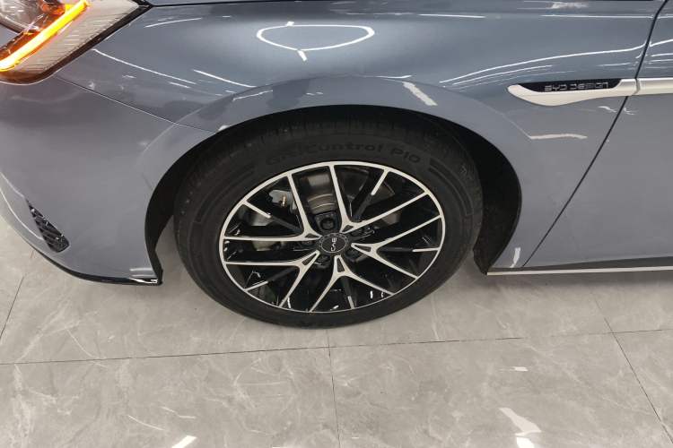 Used BYD Seal 2024 HONOR Edition DM-i 1.5L 121km Luxury Model Left Front Wheel Hub