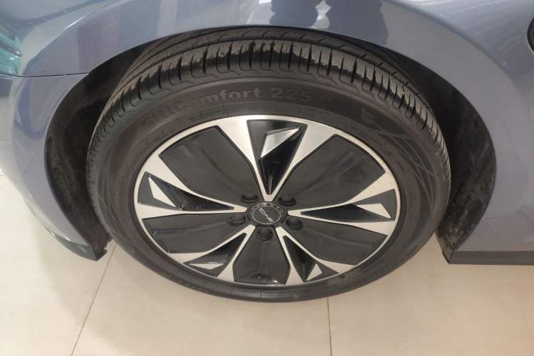 Used BYD Seal 2024 Honor Edition 550km Premium Model Left Front Wheel Hub