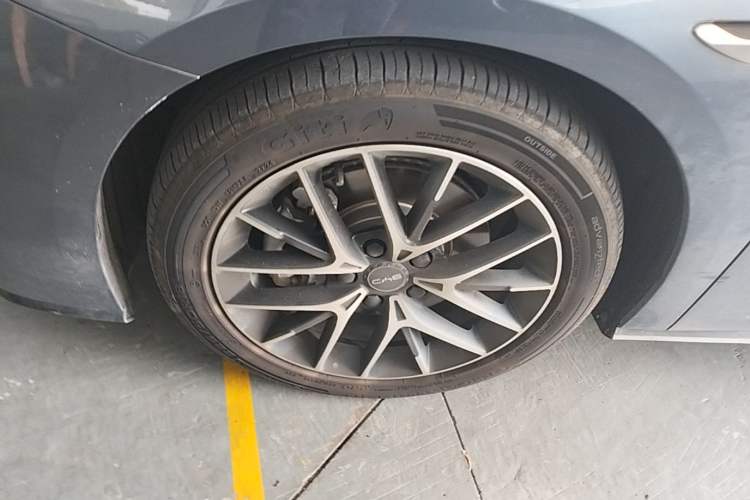 Used BYD Seal 2024 HONOR Edition DM-i 1.5L 121km Luxury Model Left Front Wheel Hub