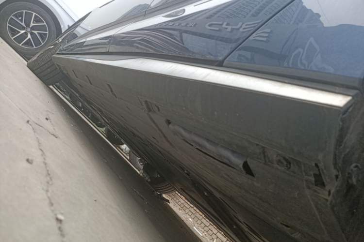 Used BYD Seal 2024 HONOR Edition DM-i 1.5L 121km Luxury Model Left Side Sill