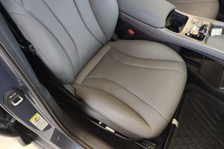 Used BYD Seal 2024 HONOR Edition DM-i 1.5L 121km Luxury Model Right Front Seat