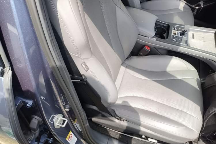 Used BYD Seal 2024 HONOR Edition DM-i 1.5L 121km Luxury Model Right Front Seat