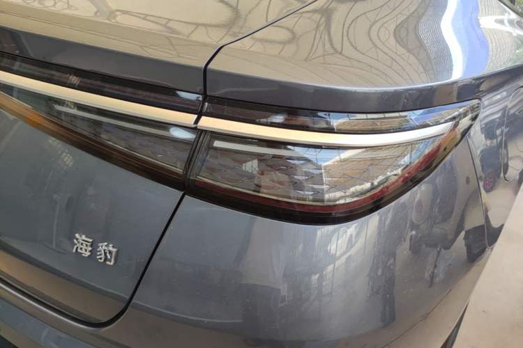 Used BYD Seal 2024 HONOR Edition DM-i 1.5L 121km Luxury Model Right Rear Taillight